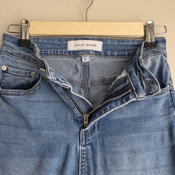 Ashley Mason High-Rise Light Blue Skinny Jeans - Women - Picture 5 of 8